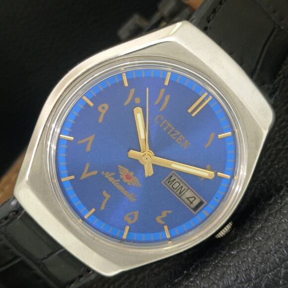 Vintage 1977 Citizen Automatic Mens Silver Watch W/daydate & Gold accents